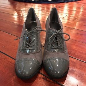 NWOT! Gray Oxford Women’s Shoes, size 7.5